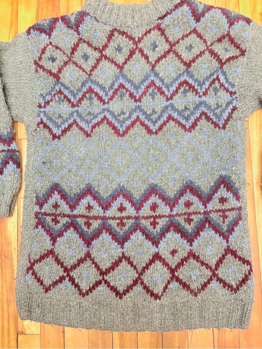 Vintage PASSPORTS  Grey Fair Isle Sweater Made in Equador 100% Wool - Large